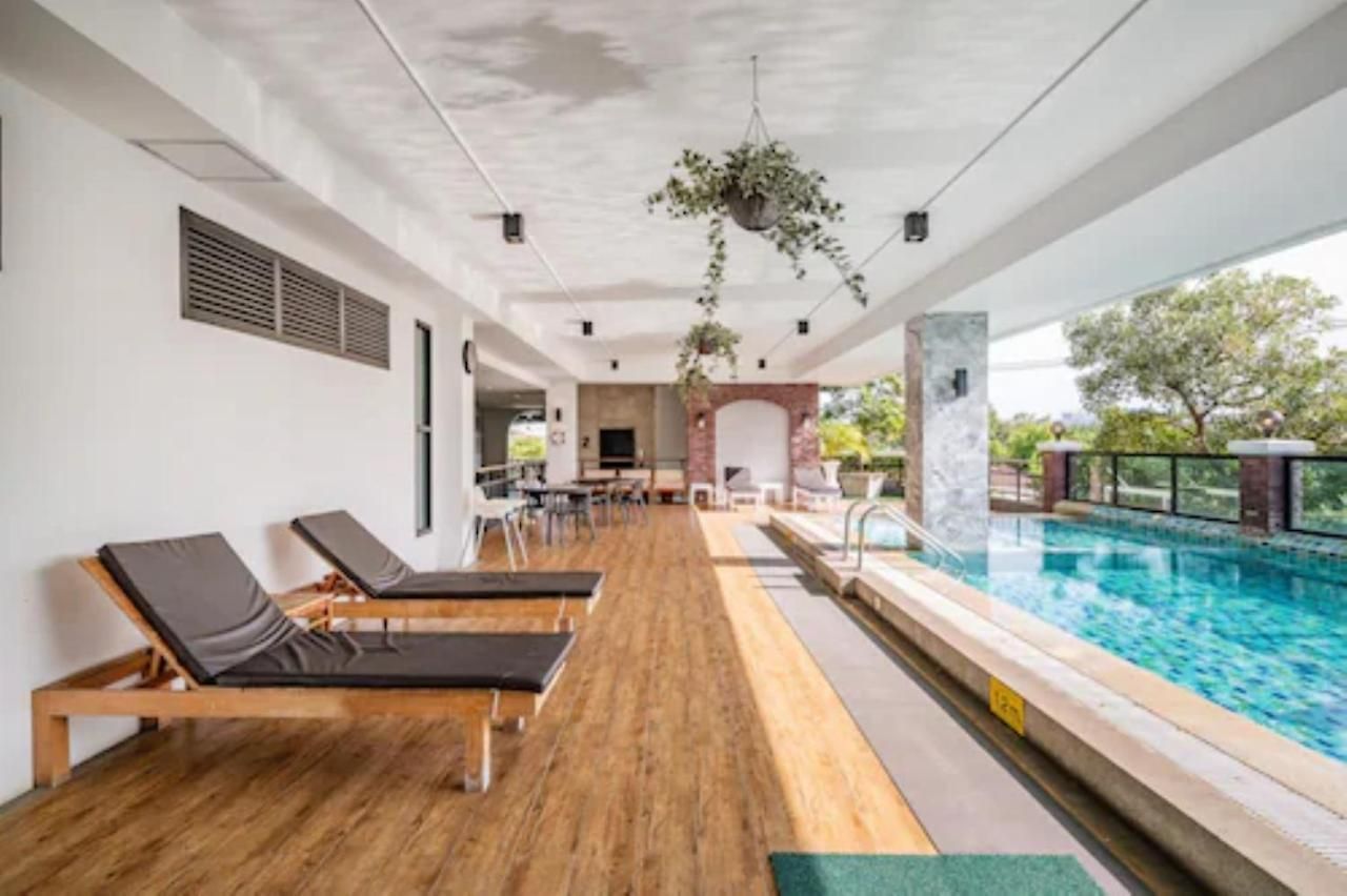 โรงแรม The Corner