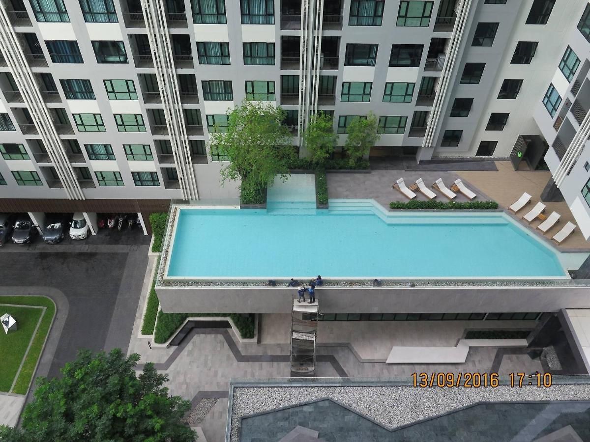 One Bedroom With Pool View At The Base Near Festival Pattaya