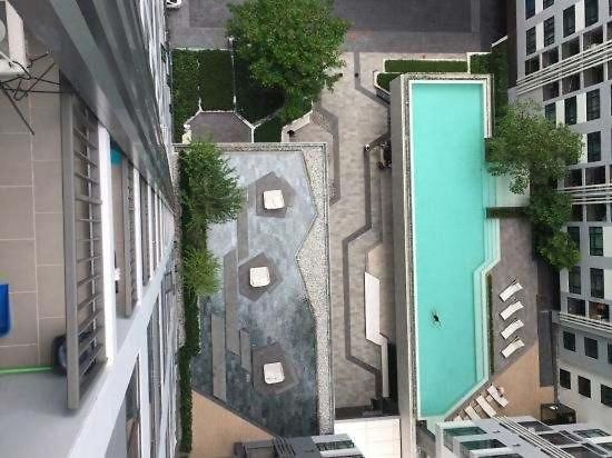 泰国芭提雅顶层无边游泳池公寓thebase健身房 Apartment *
