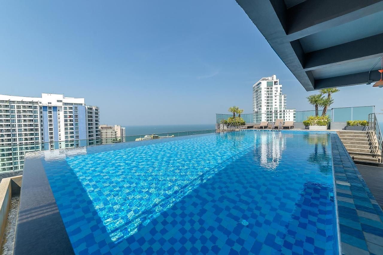 อพาร์ทเม้น The Point Pratumnak By Psr