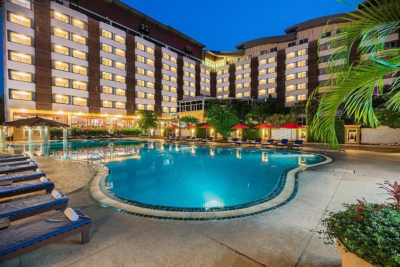 Mountain & Convention Center Hotel