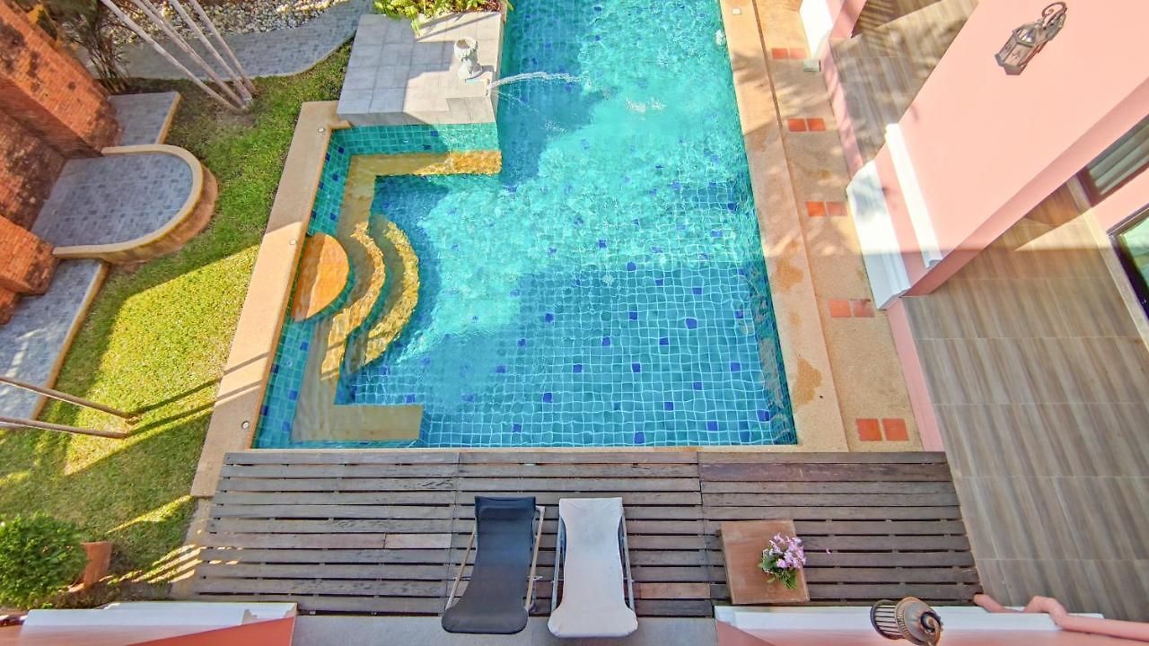 พระตำหนักวิลล่า 10 ห้องนอน พร้อมสระว่ายน้ำส่วนตัว วิลล่า Pattaya