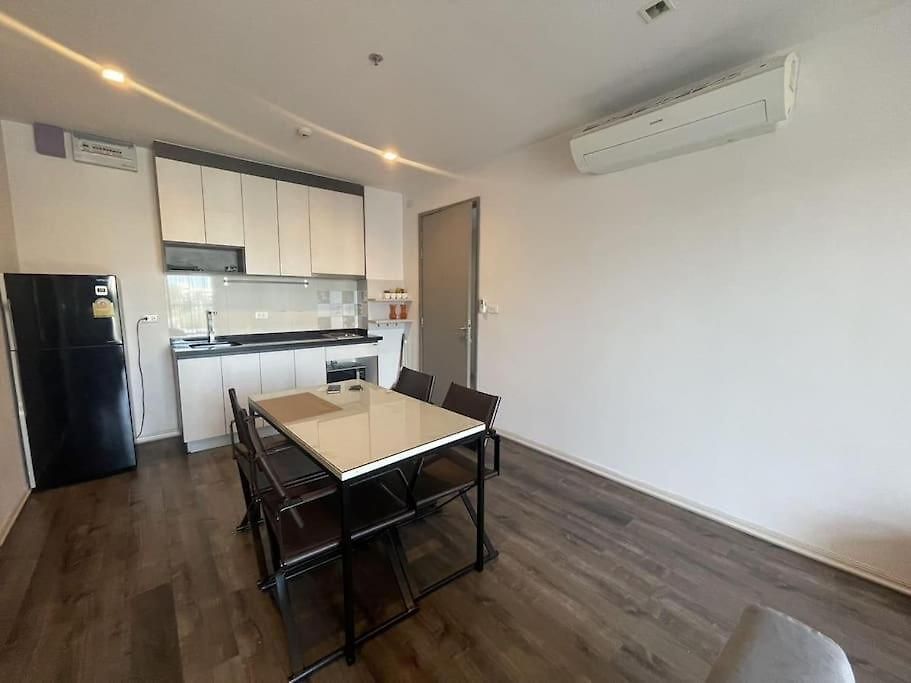 Sea View 2 Bed At Location Pool *