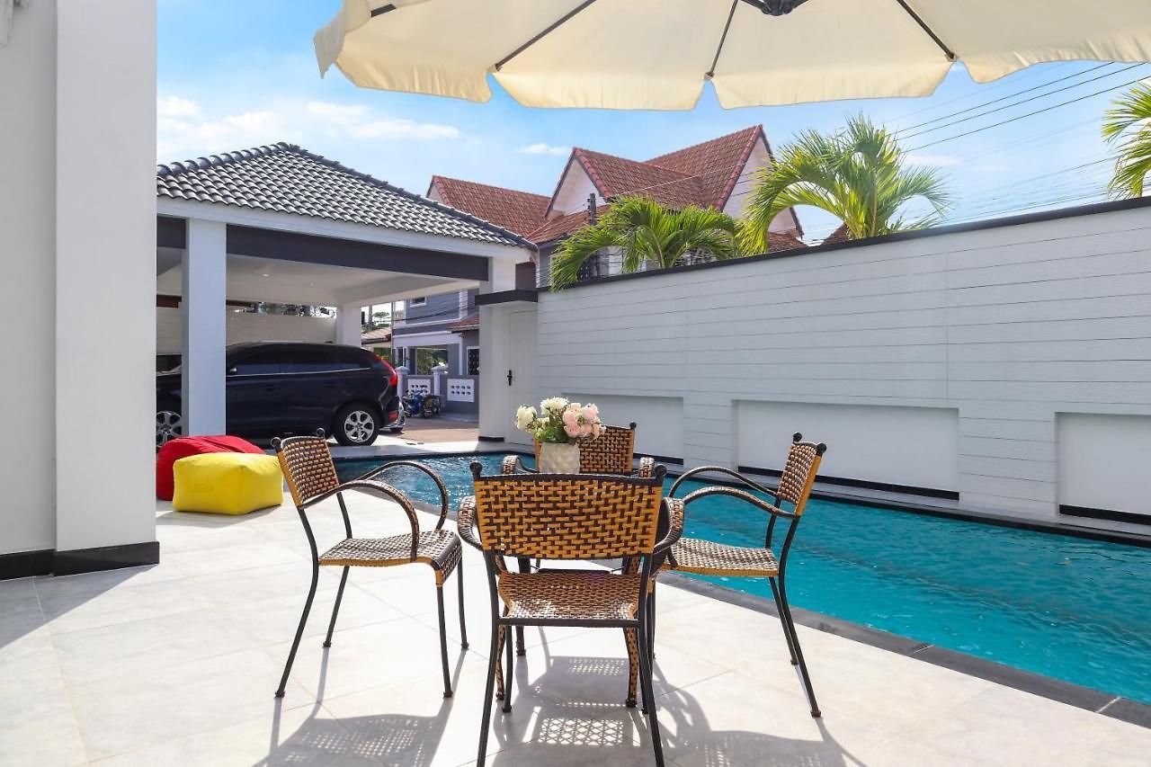 วิลล่า *city~house* 芭堤雅豪华泳池别墅近步行街 Pattaya