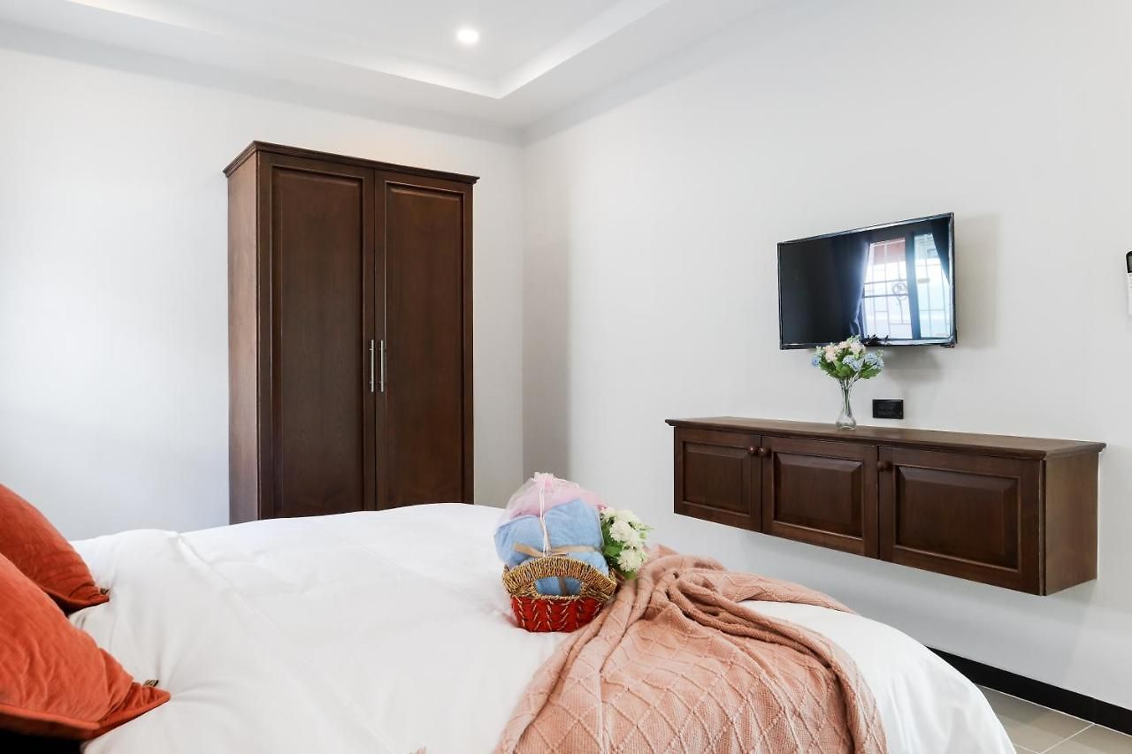 *city~house* 芭堤雅豪华泳池别墅近步行街 วิลล่า Pattaya