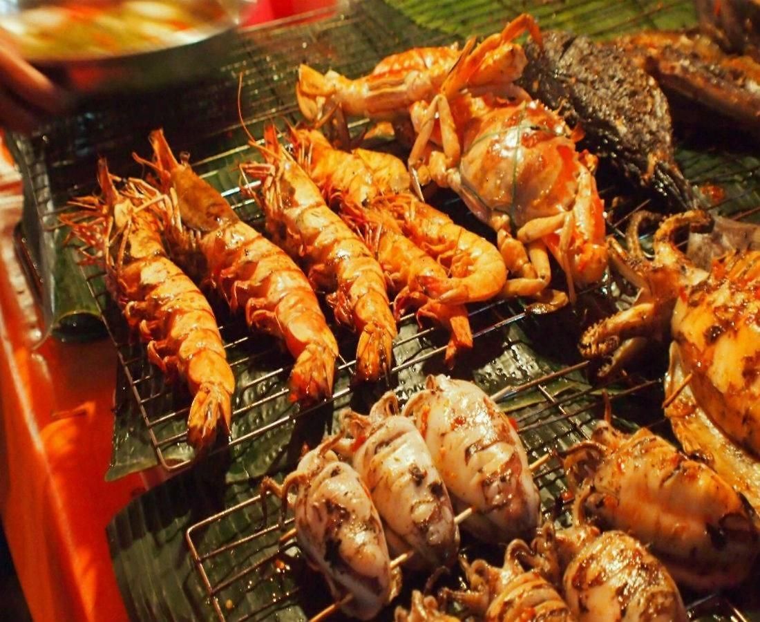 *city~house* 芭堤雅豪华泳池别墅近步行街 วิลล่า Pattaya