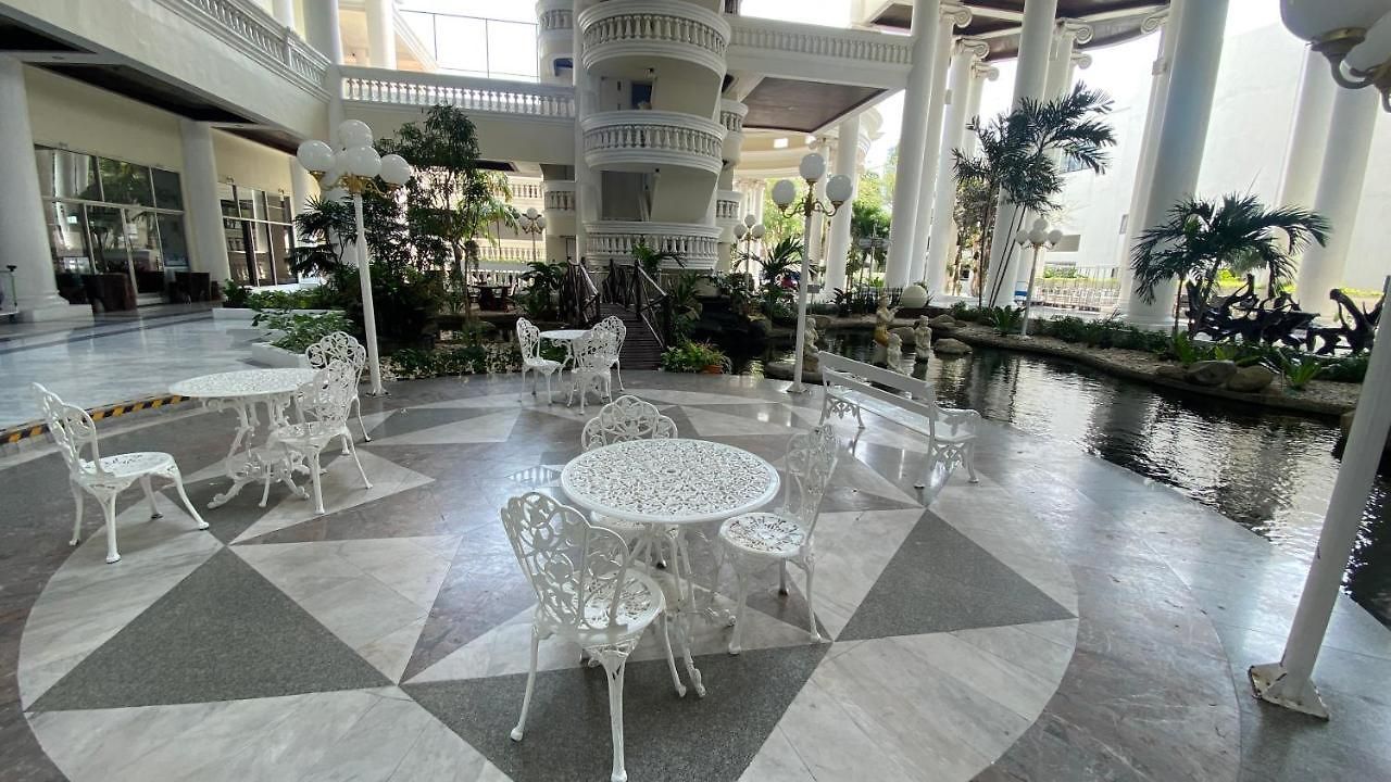 Sky Beachfront อพาร์ทเม้น