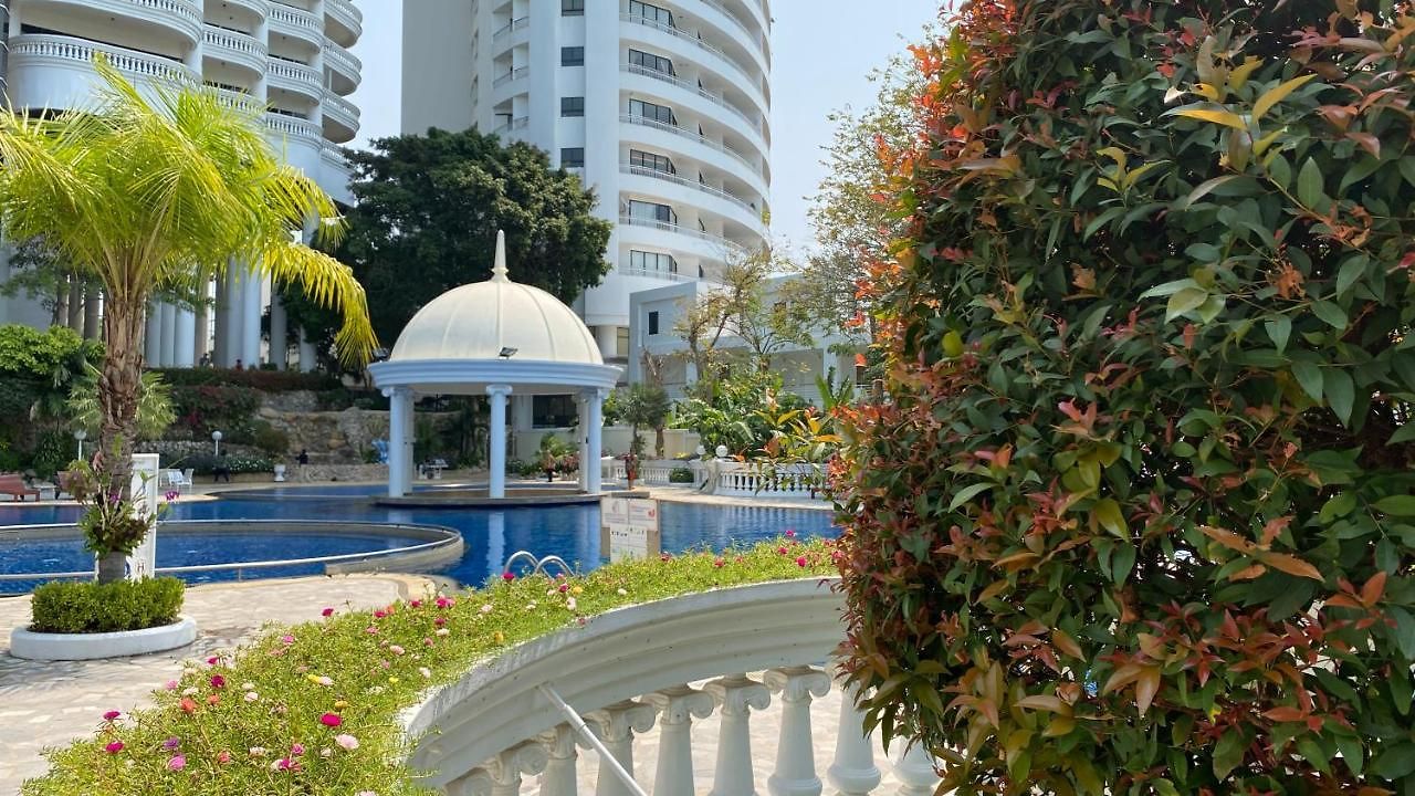 อพาร์ทเม้น Sky Beachfront Pattaya