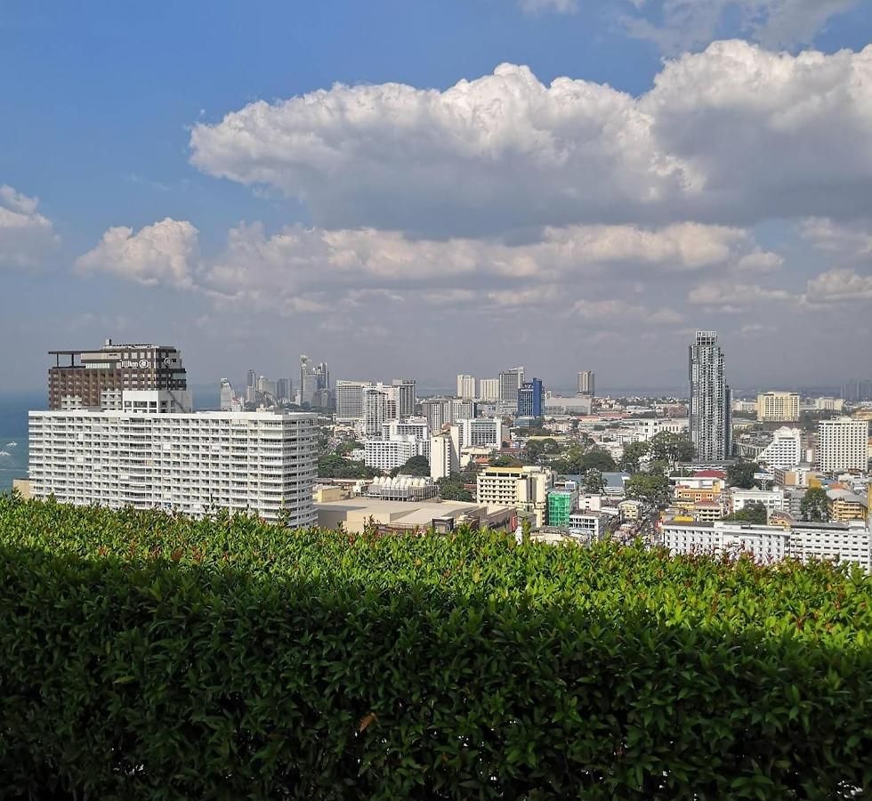 The Base อพาร์ทเม้น