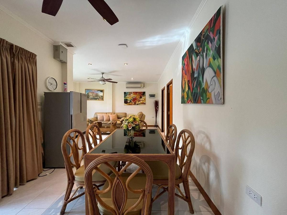 2-3br Huge Pool, Bbq, 300m-beach, 8 Mins To Walking Street วิลล่า Pattaya
