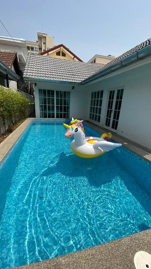 วิลล่า Luxury Pool Center C3- 3 Bedroom Pattaya