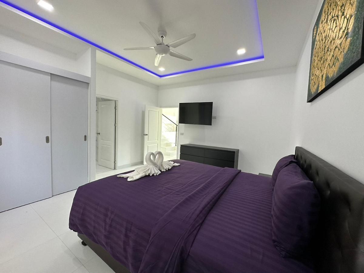 Thabali Pool 175 Nearby Walking Street Pattaya