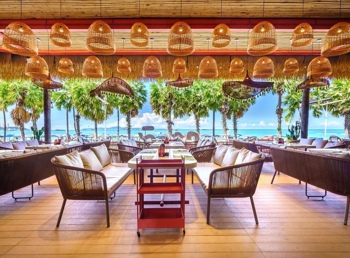 โรงแรม The Cruise