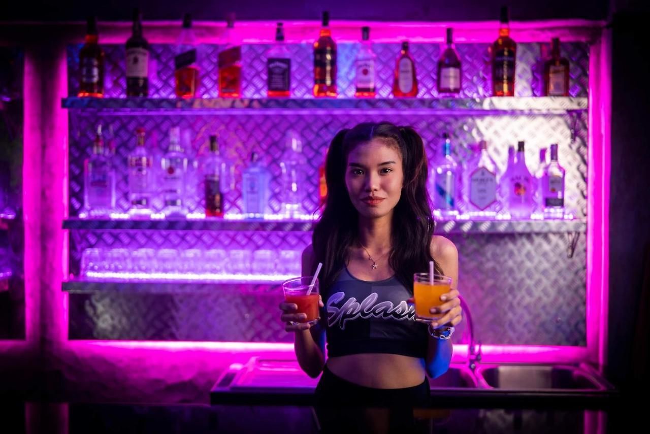 Splash Bar And บ้านพัก Pattaya
