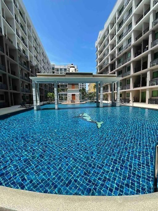 อพาร์ทเม้น Exclusive Arcadia - Amazing Pools & Gardens, Gym, Sauna, Waterfalls, Jacuzzi, Fast Internet Pattaya