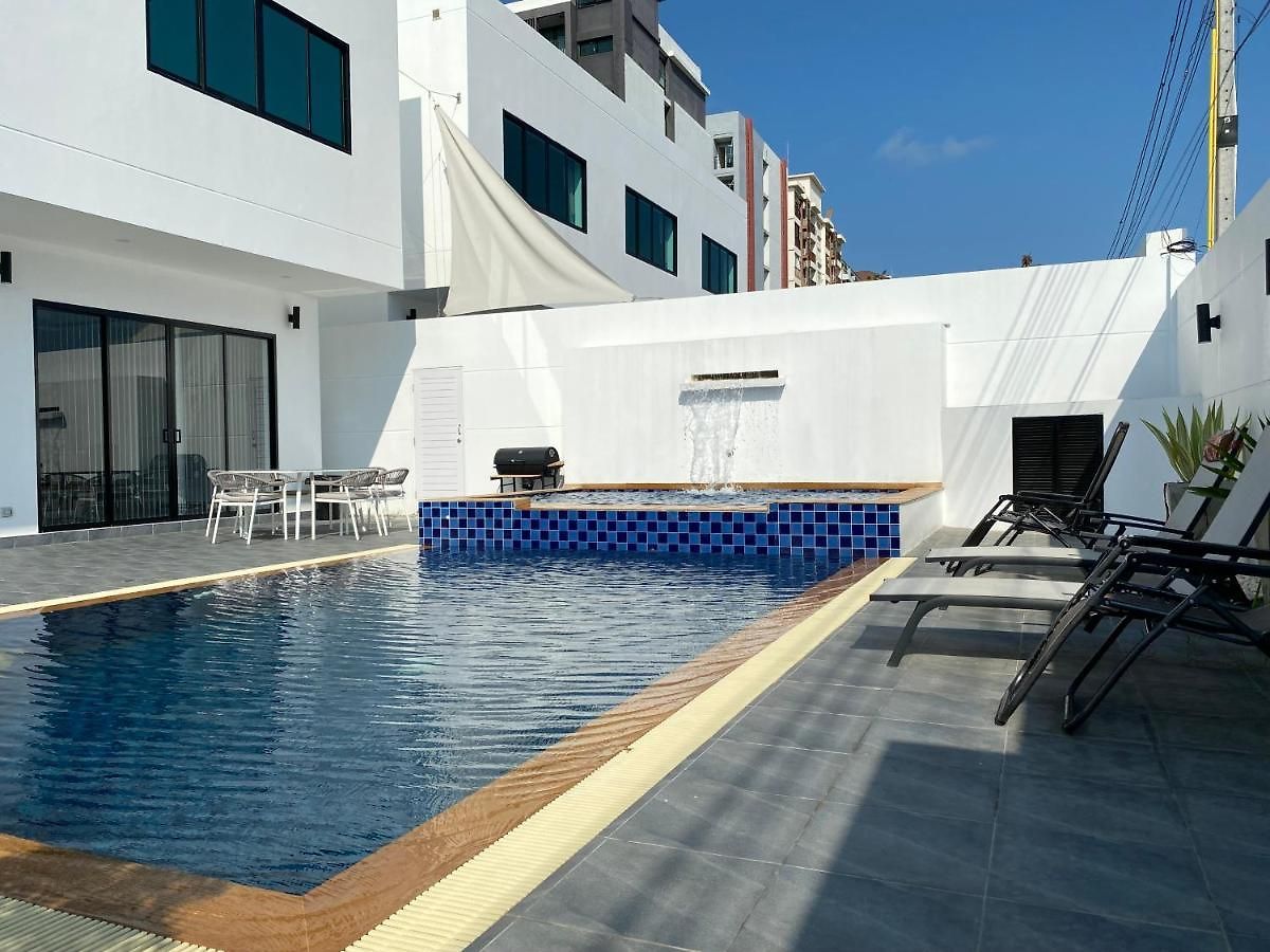 Pool 428 Nearby Walking Street วิลล่า *