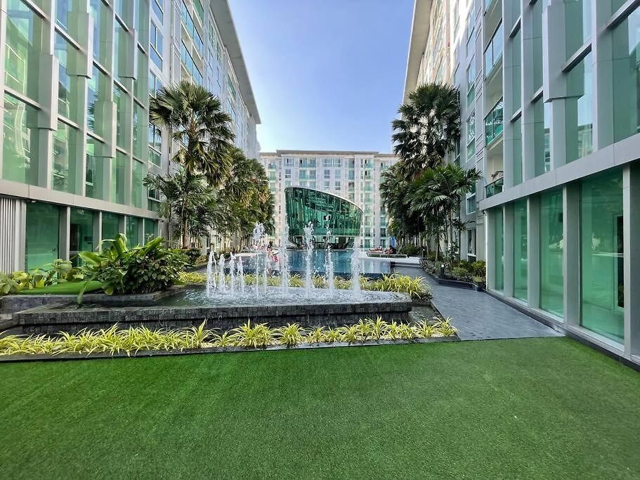Apartment Stylish With Blazing Fast Fiber Internet, Pool, Sauna, Steam Room, Gym - Guest Friendly Pattaya
