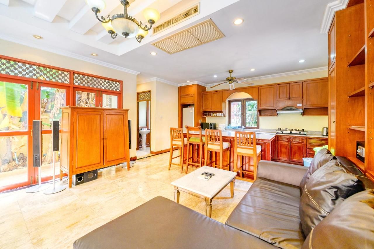 วิลล่า Bali Pool Villa, 5 Min To Walking Street & The Beaches Pattaya
