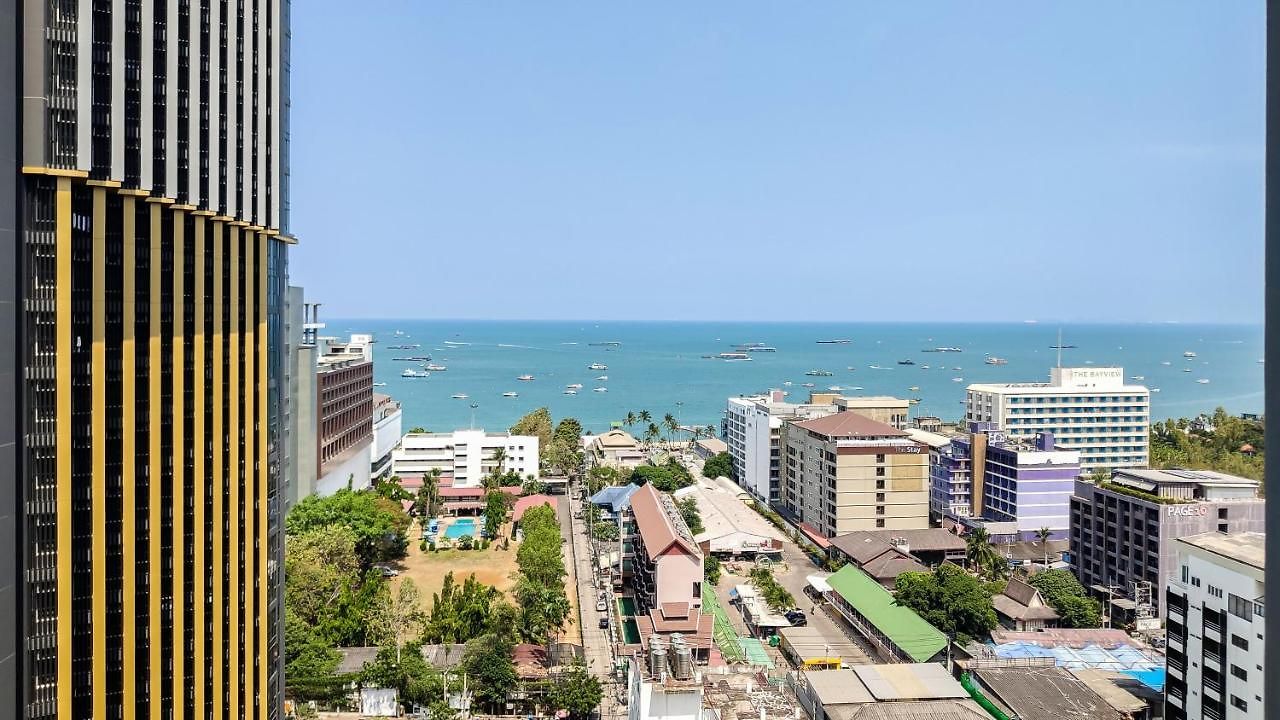อพาร์ทเม้น Sea View Rooftop Pool *