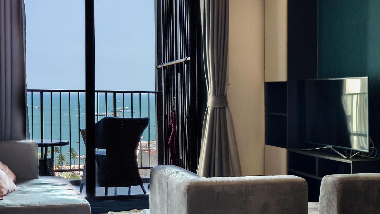 Center Seascape * Pattaya