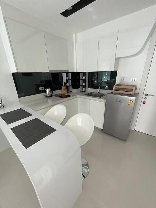 Stylish With Blazing Fast Fiber Internet, Pool, Sauna, Steam Room, Gym - Guest Friendly Apartment Pattaya