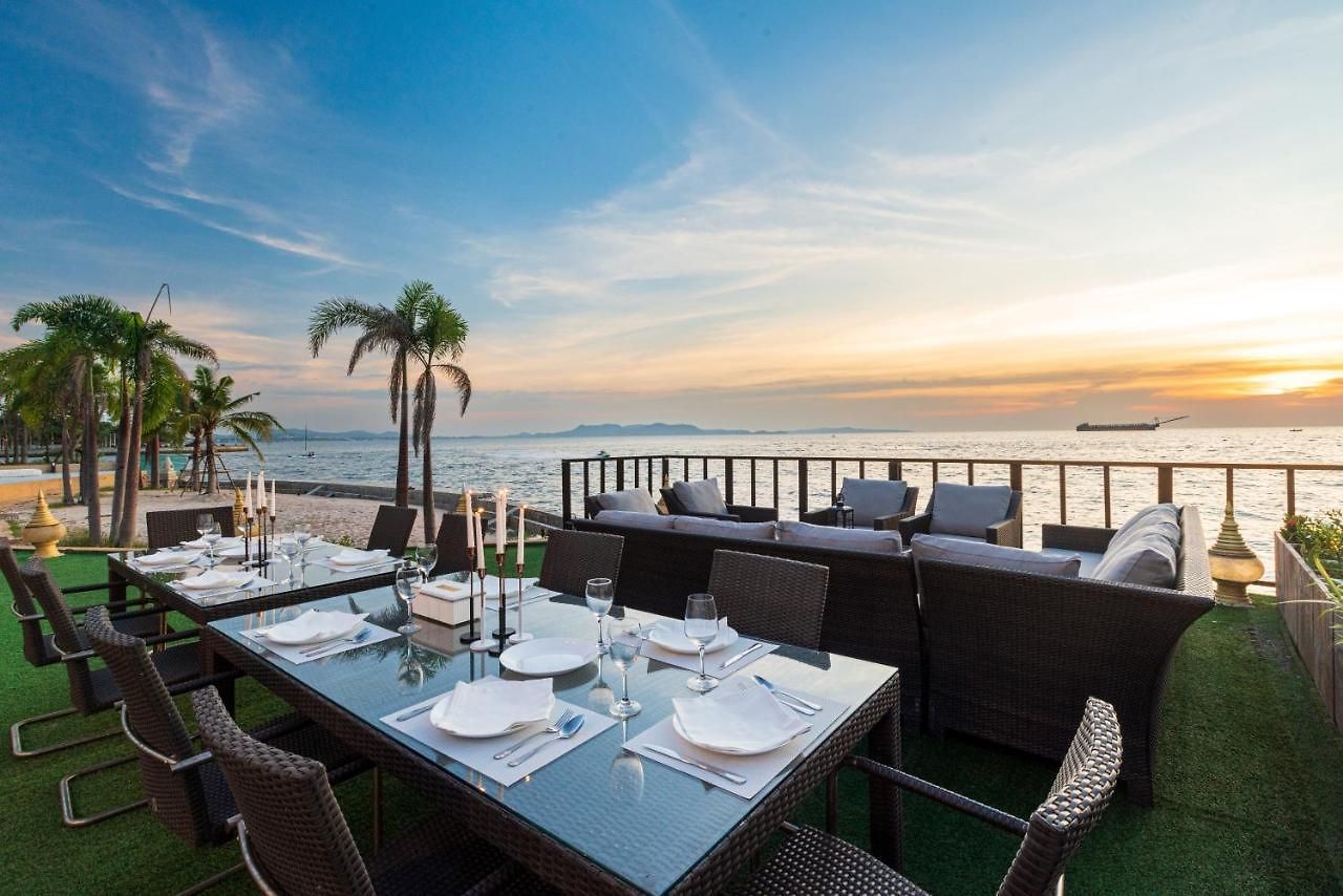 วิลล่า Gala Beachfront *
