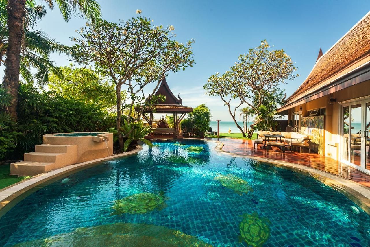 Gala Beachfront วิลล่า