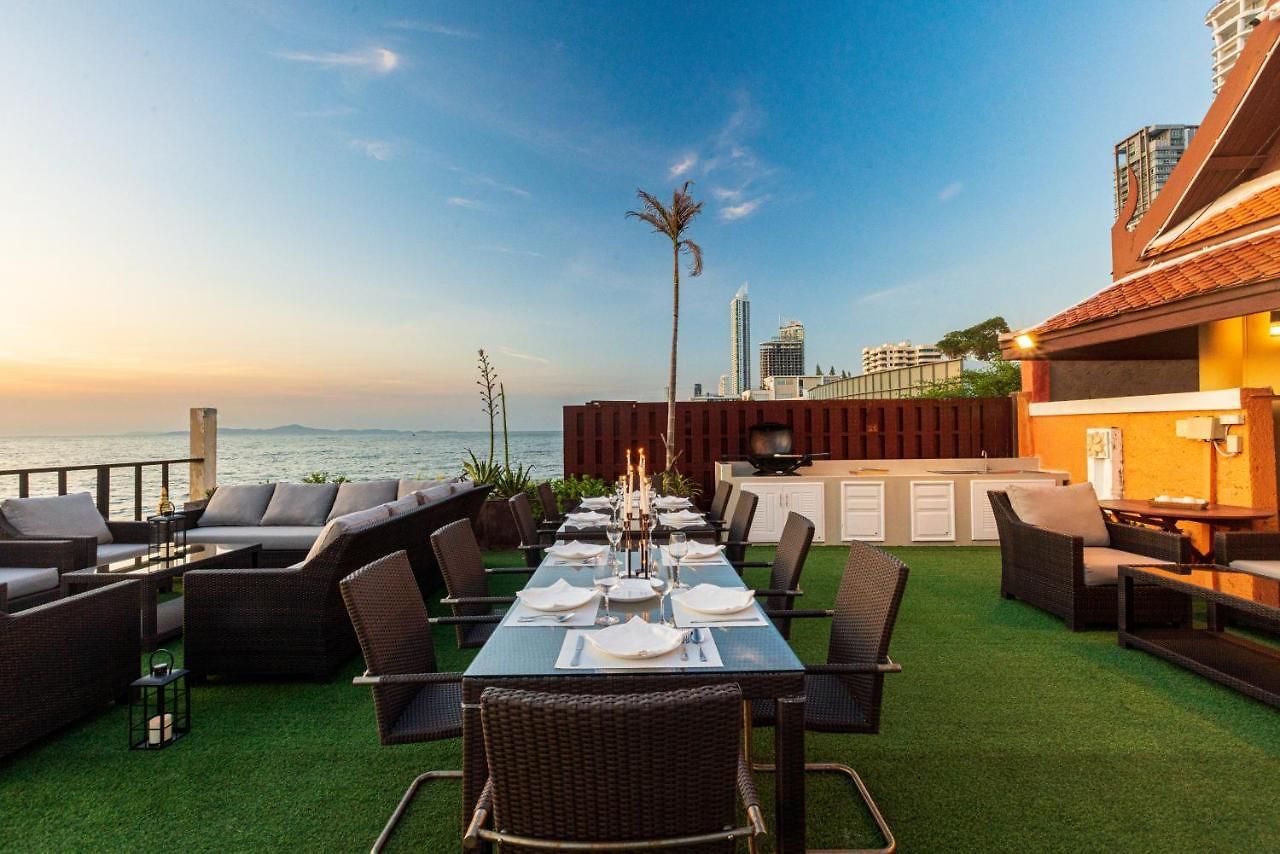 Gala Beachfront วิลล่า *