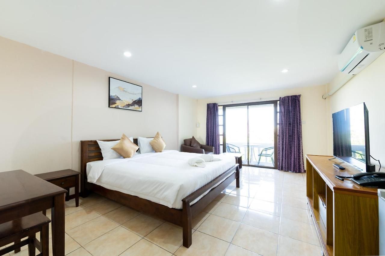 โรงแรม Hillside