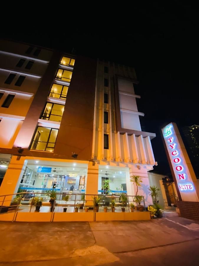 Tycoon By Goad Avadhess Hospitality 1km Walking Street โรงแรม
