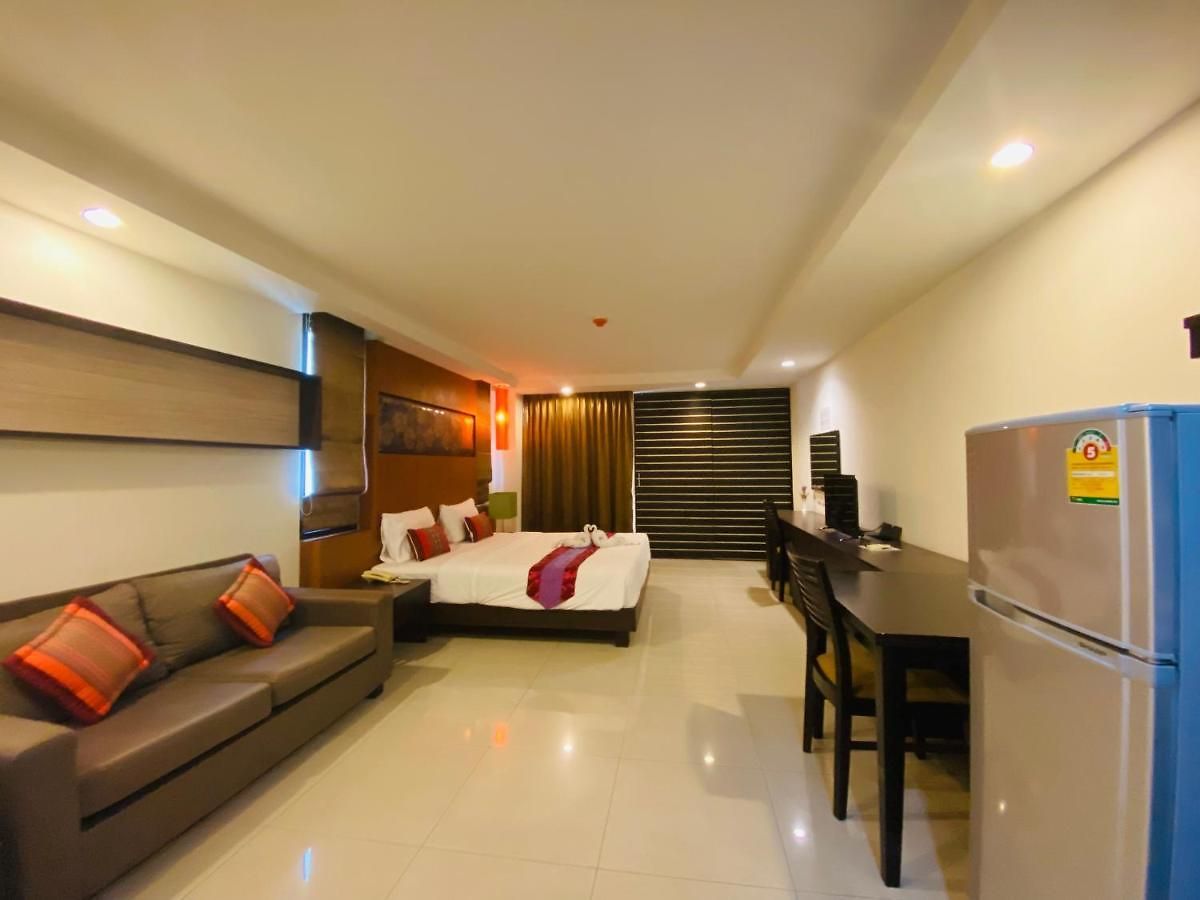 Tycoon By Goad Avadhess Hospitality 1km Walking Street โรงแรม