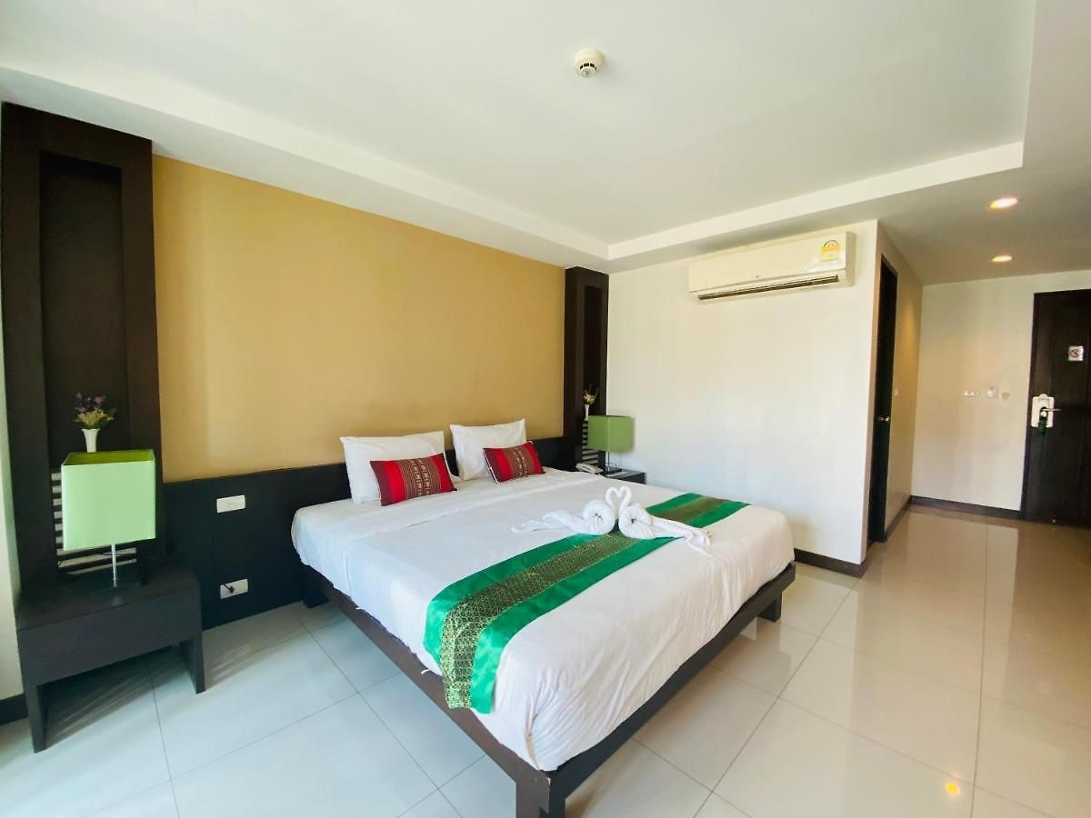 Tycoon By Goad Avadhess Hospitality 1km Walking Street โรงแรม