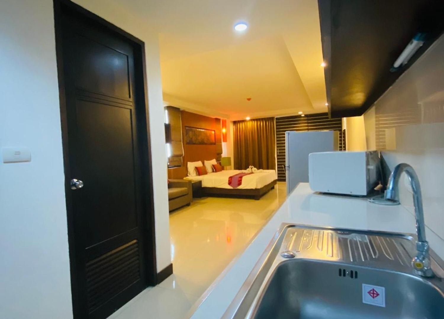 Tycoon By Goad Avadhess Hospitality 1km Walking Street โรงแรม 3*