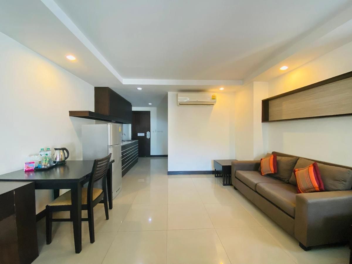 Tycoon By Goad Avadhess Hospitality 1km Walking Street โรงแรม 3*