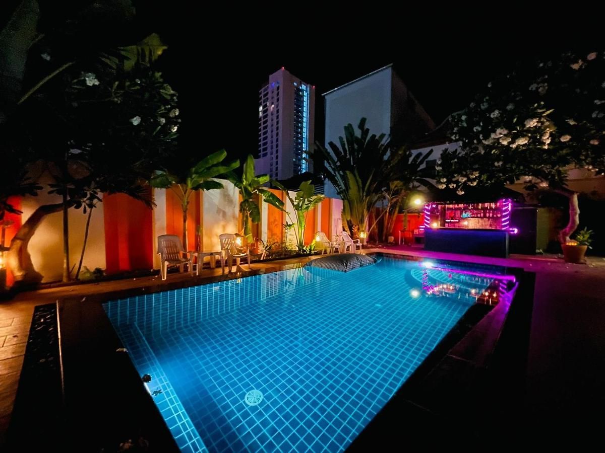 Rosewood Pool 1 โรงแรม Pattaya