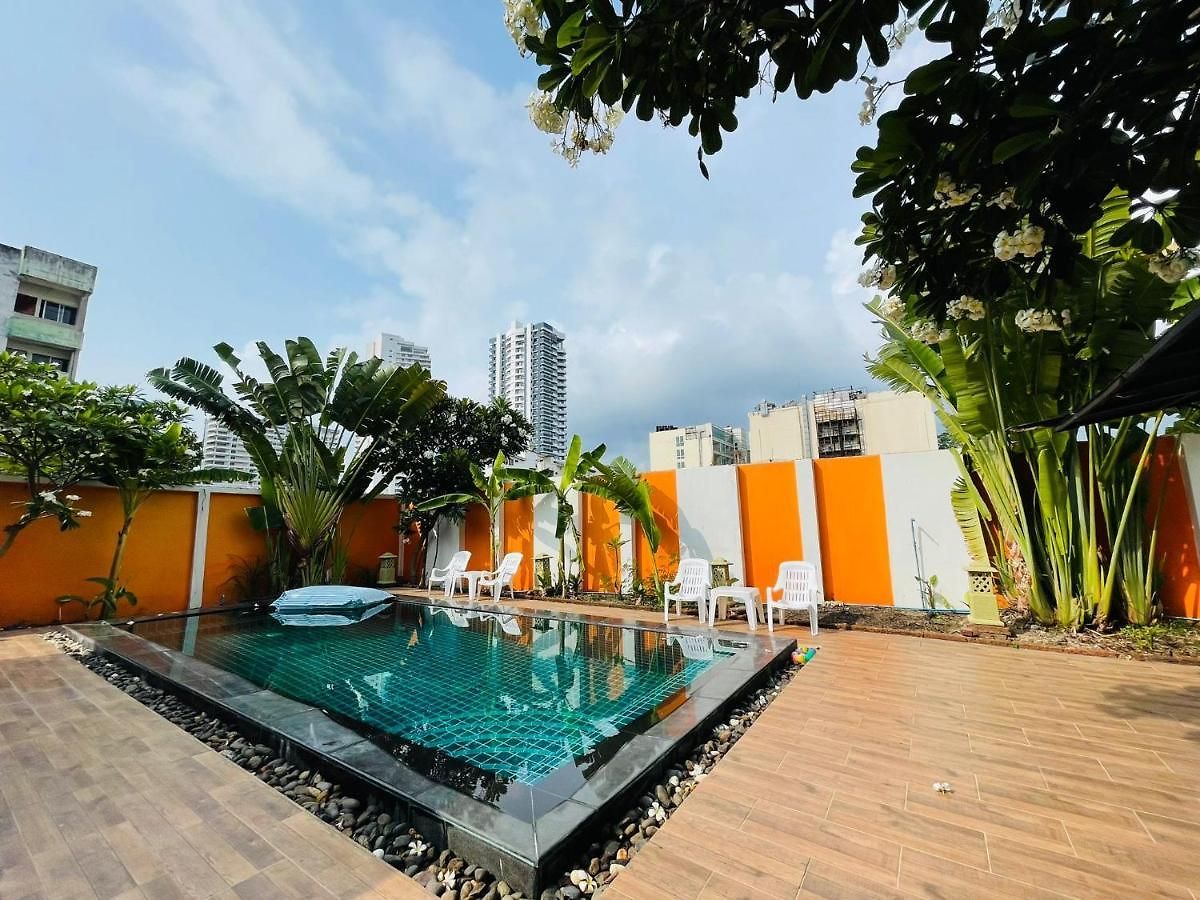Rosewood Pool 1 โรงแรม Pattaya