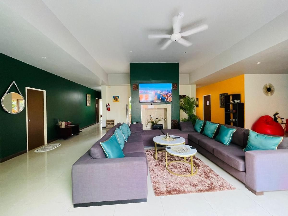 Rosewood Pool 1 โรงแรม