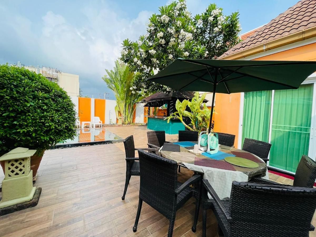 Rosewood Pool 1 โรงแรม