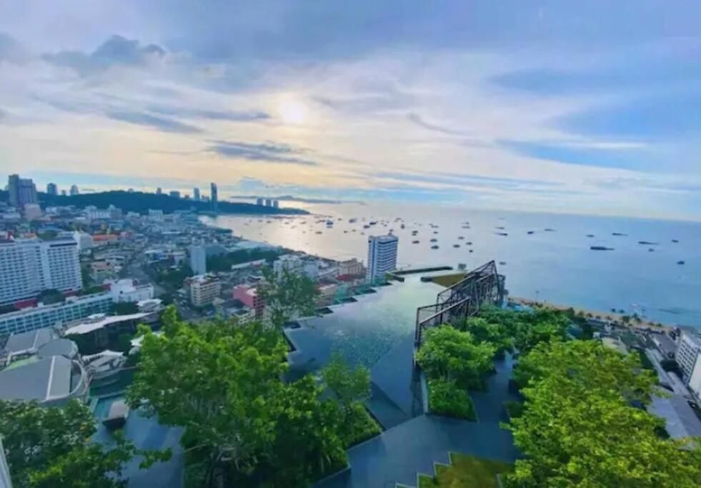 Edge Luxury Ocean View Apartment