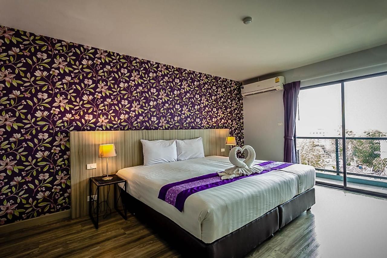 Hotel Embryo 4*