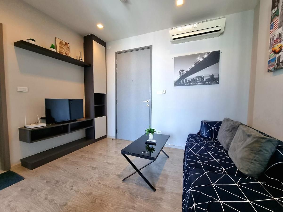 Apartment The Base Center Of Rooftop Swimming Pool *