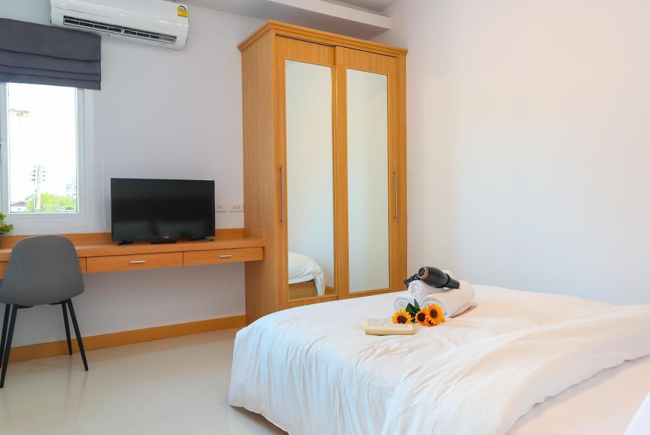 Relax Pool Near Walking Street,jacuzzi ,bbq 5bed 6bath House54 วิลล่า Pattaya