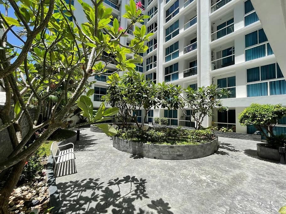 Apartment Garden Access 1 Bedroom In Serenity Pattaya