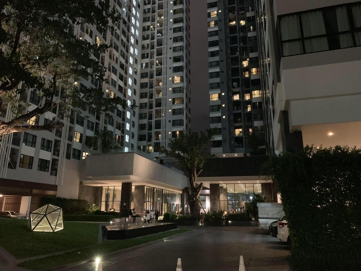 Aparthotel The Base Pattaya