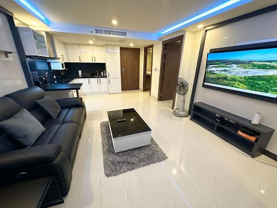 Large Luxury - Centre - Grand Avenue Residences, Pool View - 716 อพาร์ทเม้น