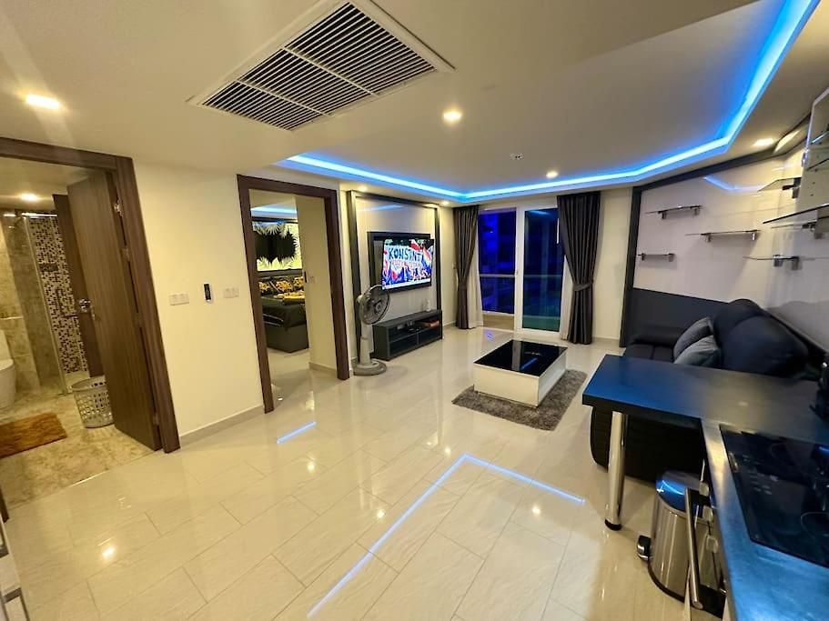 Large Luxury - Centre - Grand Avenue Residences, Pool View - 716 อพาร์ทเม้น *