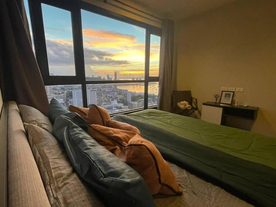 The Base 2bed King&queen Sky Seaview & Infinity Pool อพาร์ทเม้น