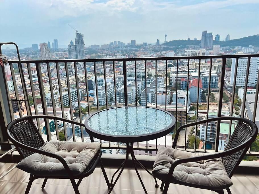 The Base 2bed King&queen Sky Seaview & Infinity Pool อพาร์ทเม้น Pattaya