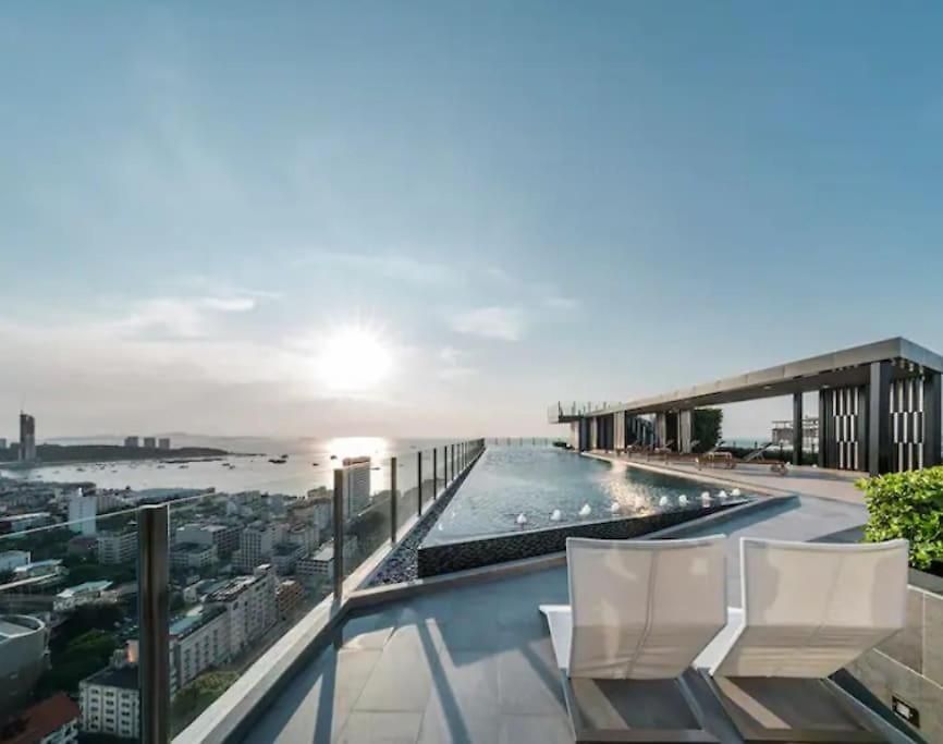 The Base Quiet King-bed With Infinity Pool & Free Netflix อพาร์ทเม้น