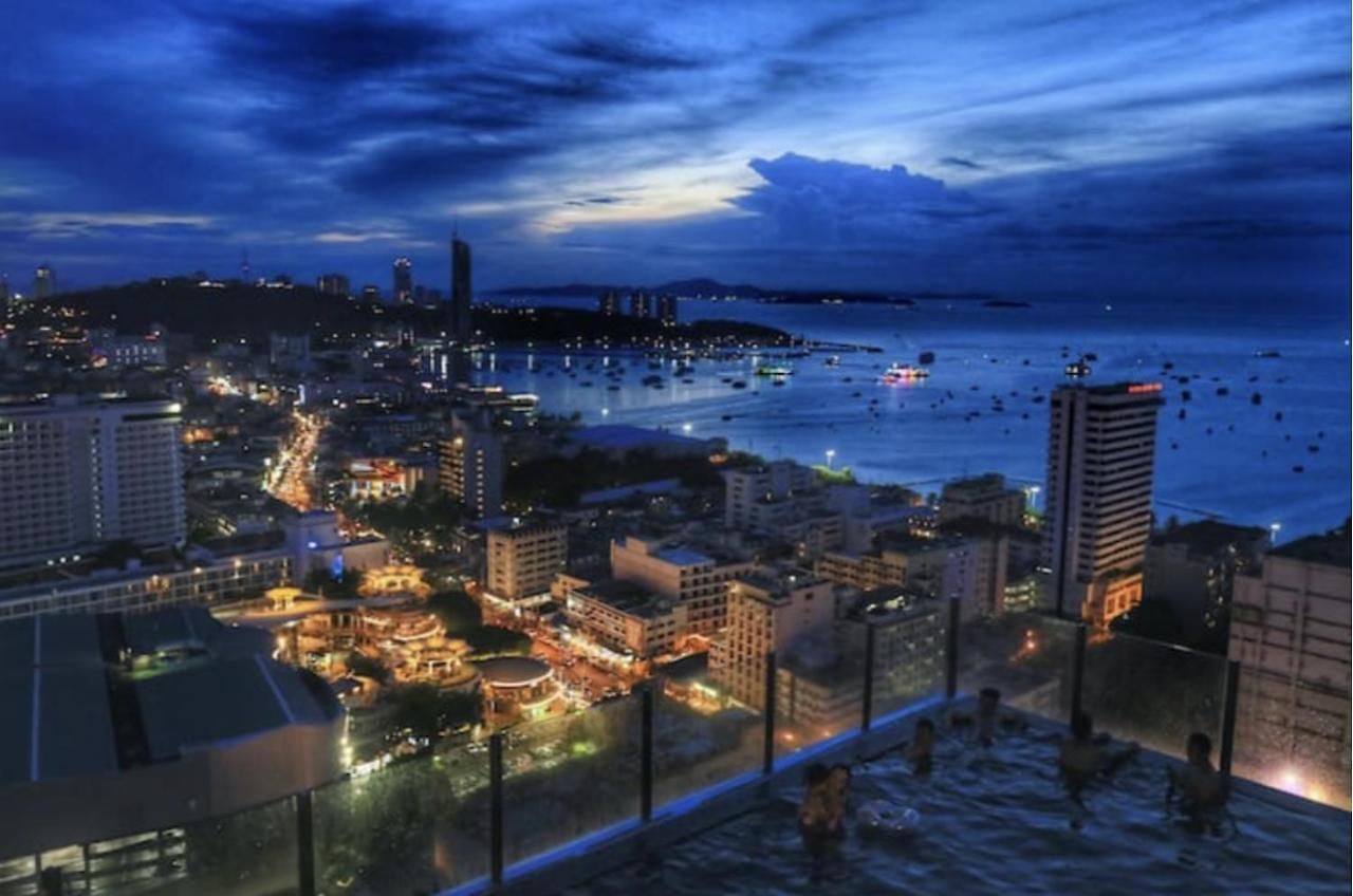 อพาร์ตโฮเทล The Base By Wwc Pattaya